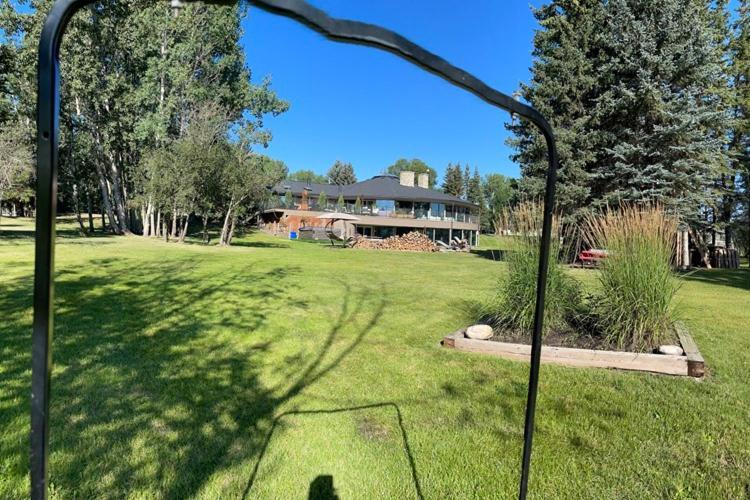 カルガリー Roundhouse Grotto Bed & Breakfast エクステリア 写真
