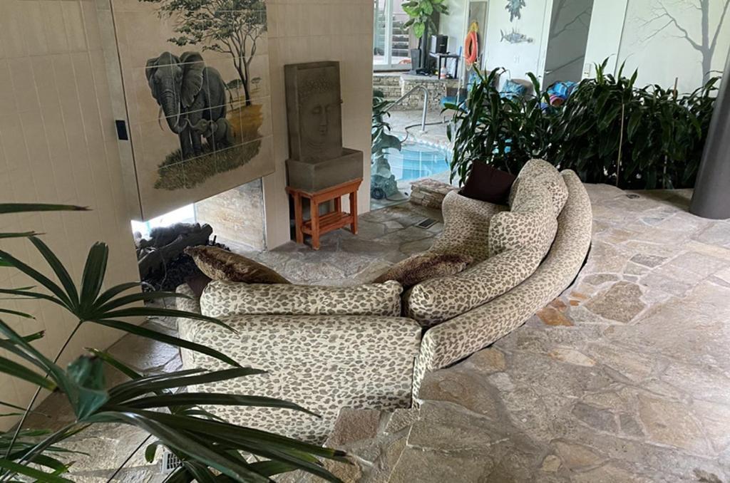 カルガリー Roundhouse Grotto Bed & Breakfast エクステリア 写真